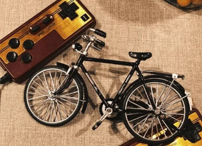 ✨2025 🚴Přejeme vám krásný víkend! Vytvořte si s rodinou veselé modely jízdních kol.