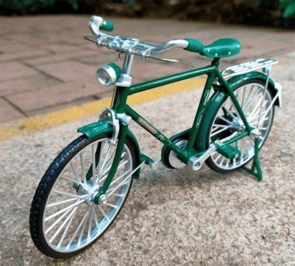 ✨2025 🚴Přejeme vám krásný víkend! Vytvořte si s rodinou veselé modely jízdních kol.